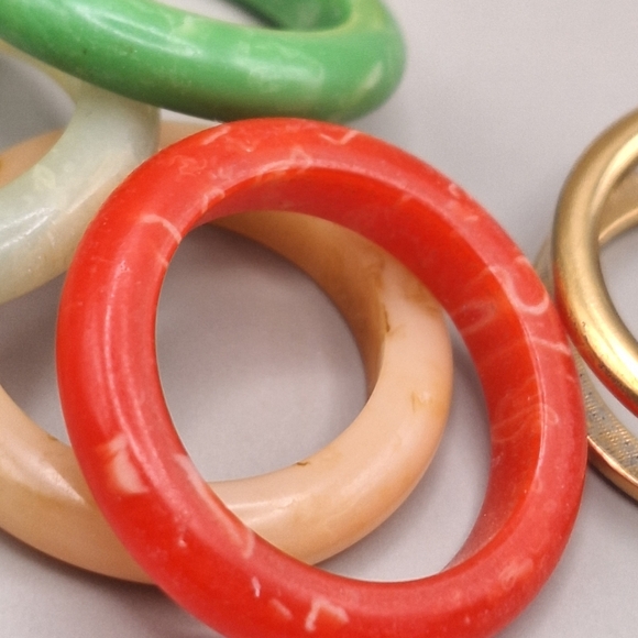 Vintage Avon Color Go Round Interchangeable Lucite Band Ring Full Set –Sz 7- 70s - Picture 3 of 16